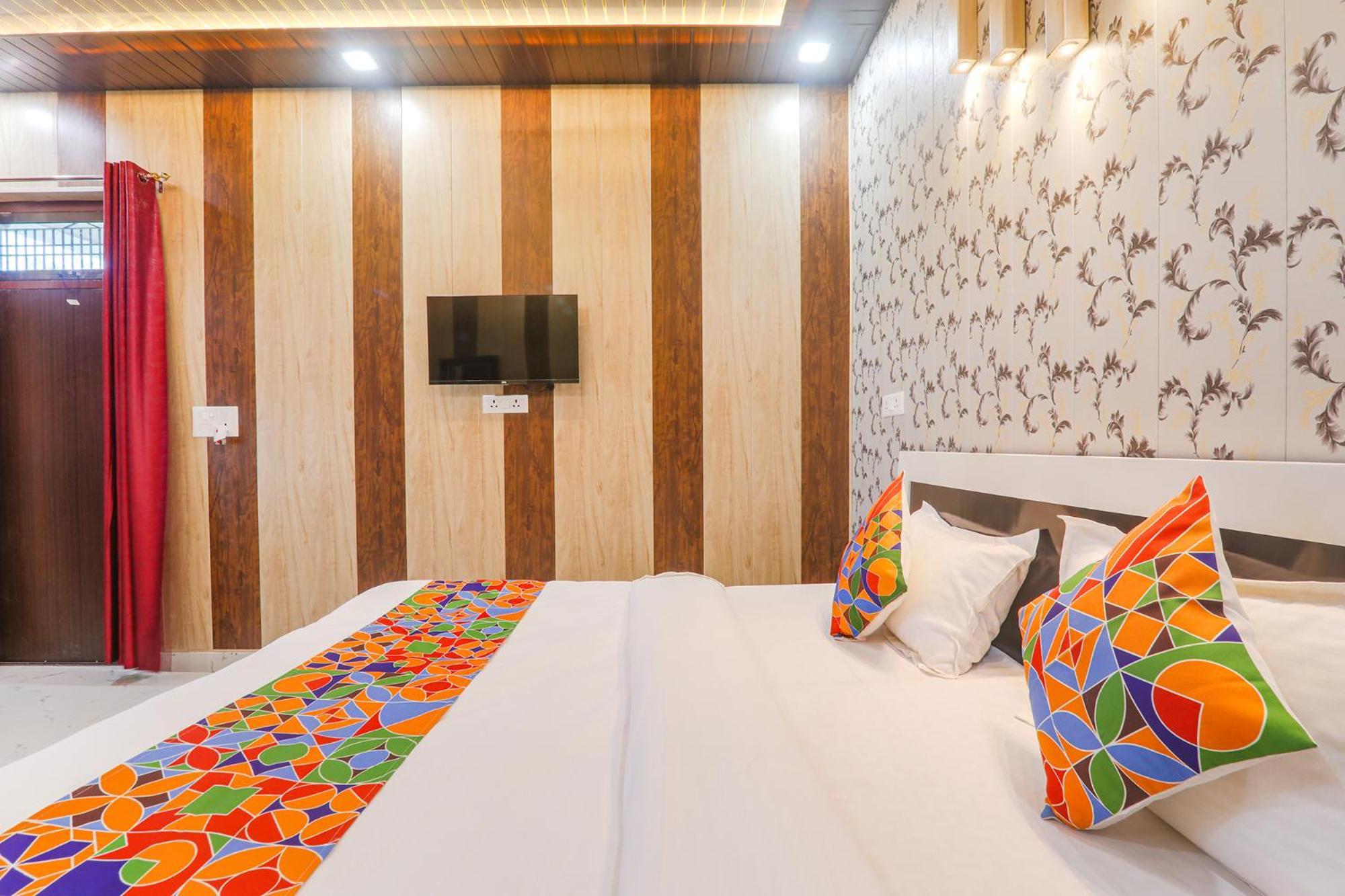 Fabhotel Uma Yugul Ayodhya Eksteriør billede