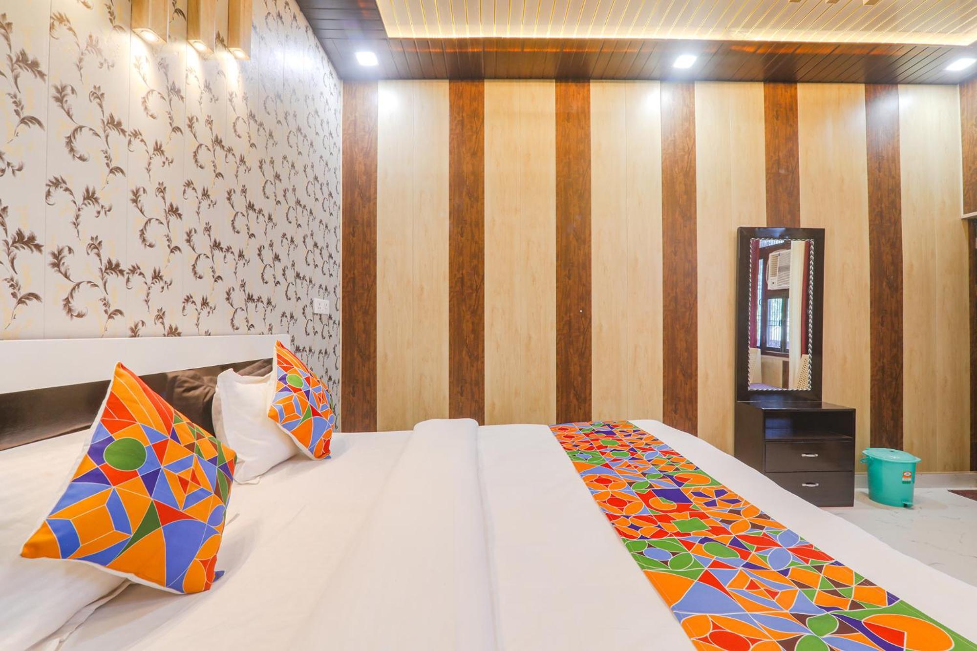 Fabhotel Uma Yugul Ayodhya Eksteriør billede